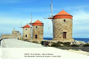 069- Rhodes ville et port d'honneur